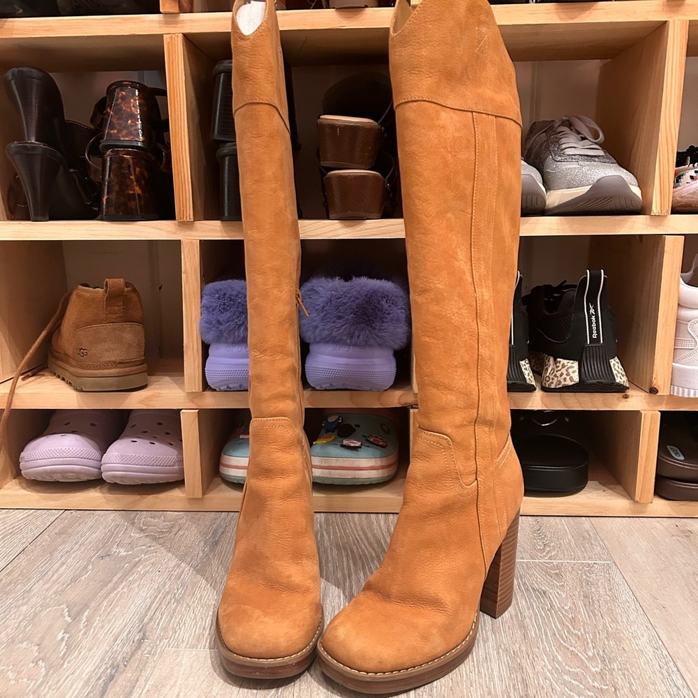 JLO Jennifer Lopez Knee High Brown Leather Boots